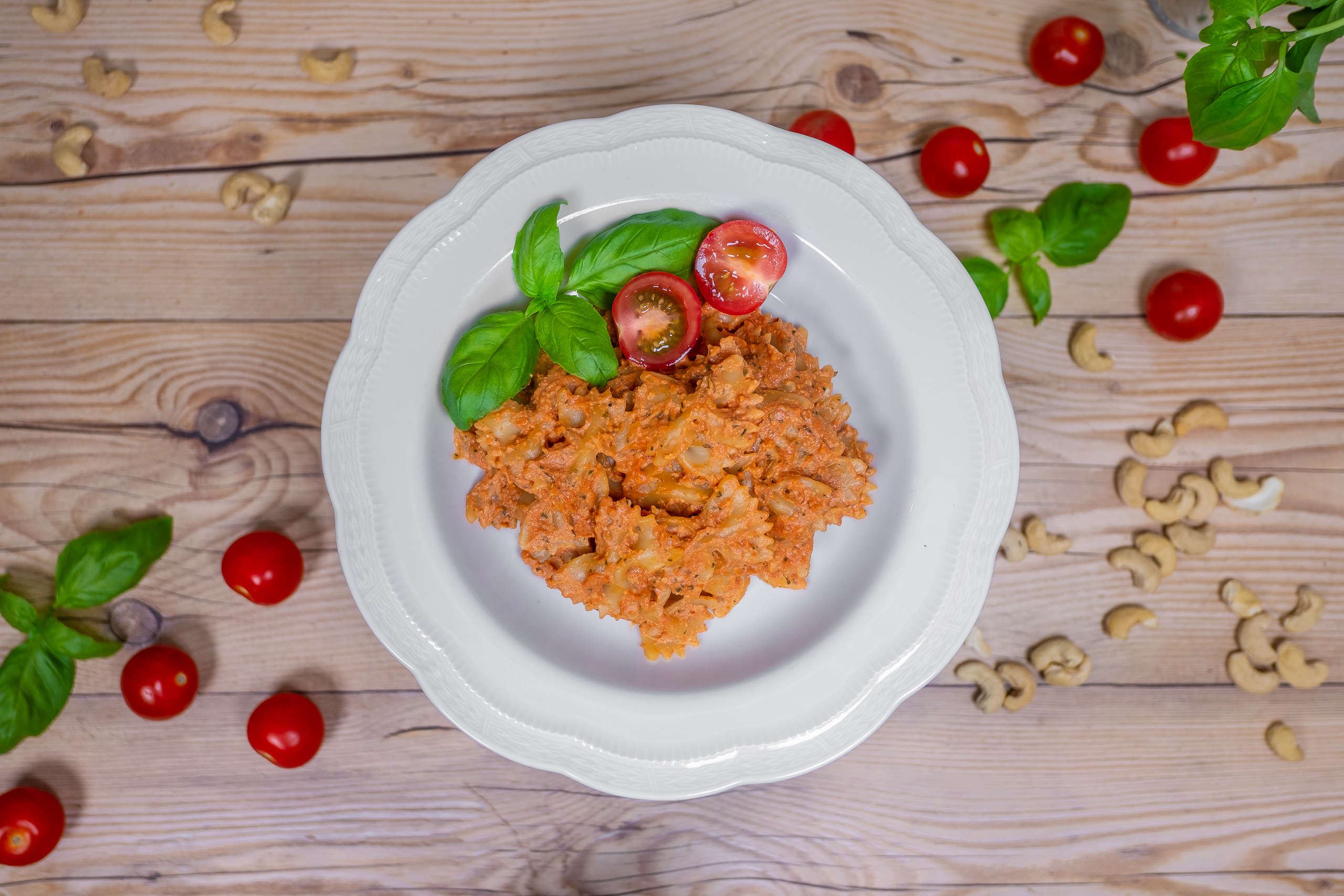 Pasta in tomato sauce vegan fast easy to make