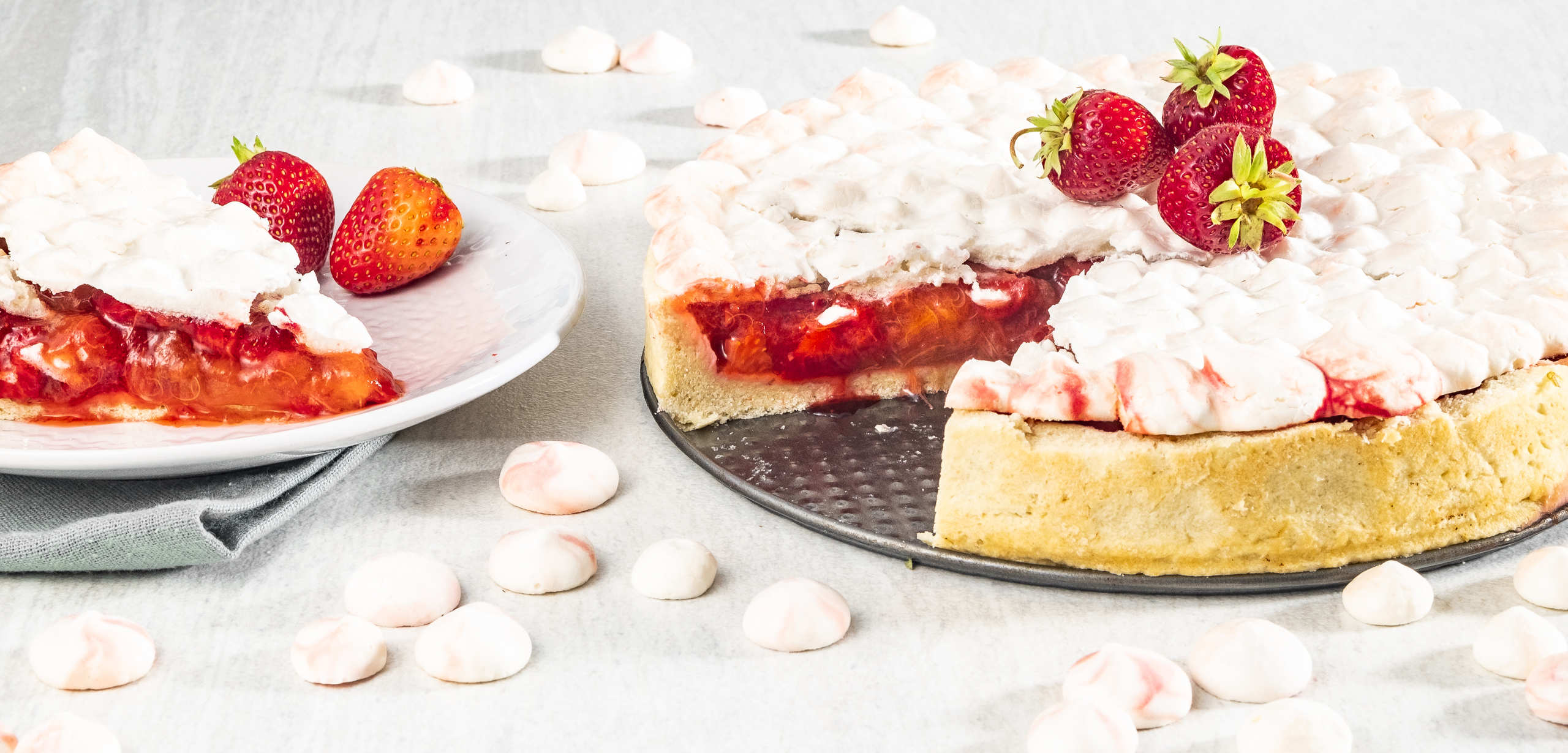 Vegan rhubarb pie with meringue cover