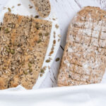 Veganskt saftigt bröd recept vetekli solroskärnor rågmjöl