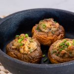 färskostfyllda champinjoner fyllda veganska